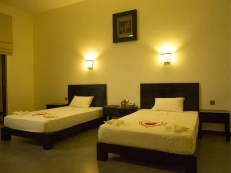 Grand Tamarind Lake Kataragama Extérieur photo
